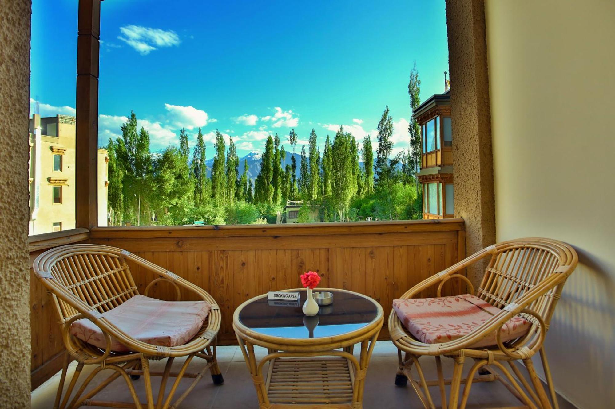 The Saraha Hotel Leh Exterior foto