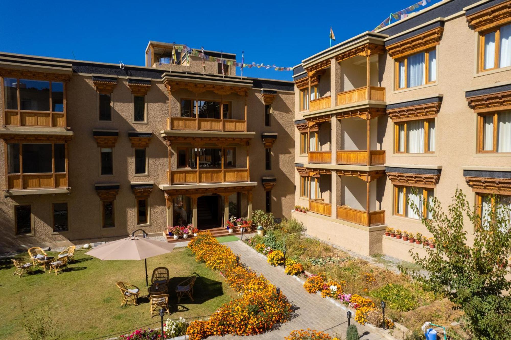 The Saraha Hotel Leh Exterior foto